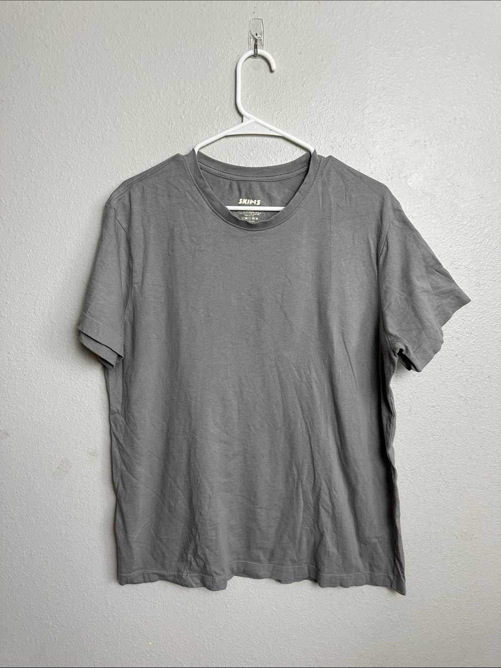 SKIMS Short-Sleeve Crewneck Tee in Gray